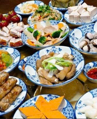 Mâm cơm Tết xưa